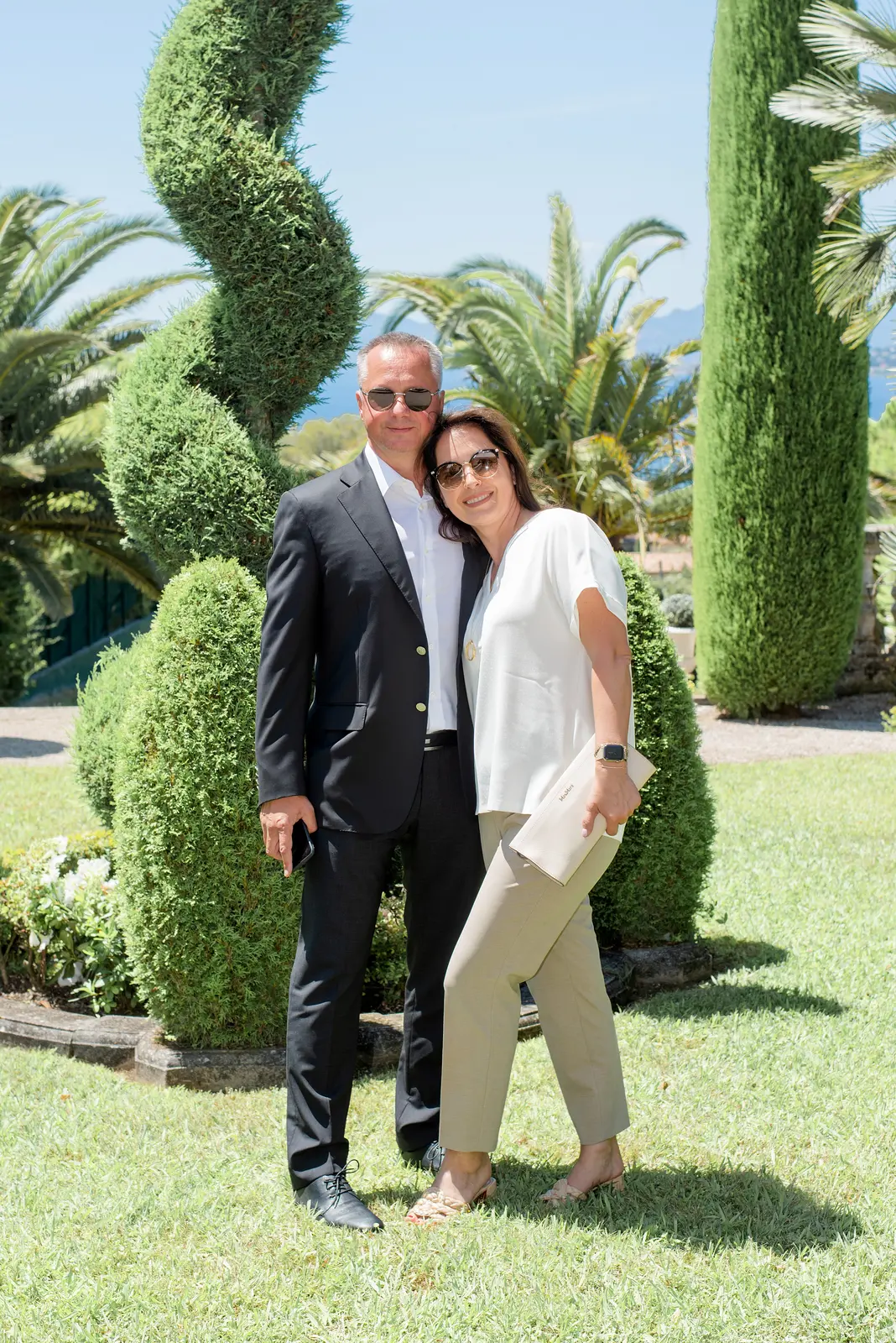 Lively atmosphere in event photography at a notable gathering in Nice