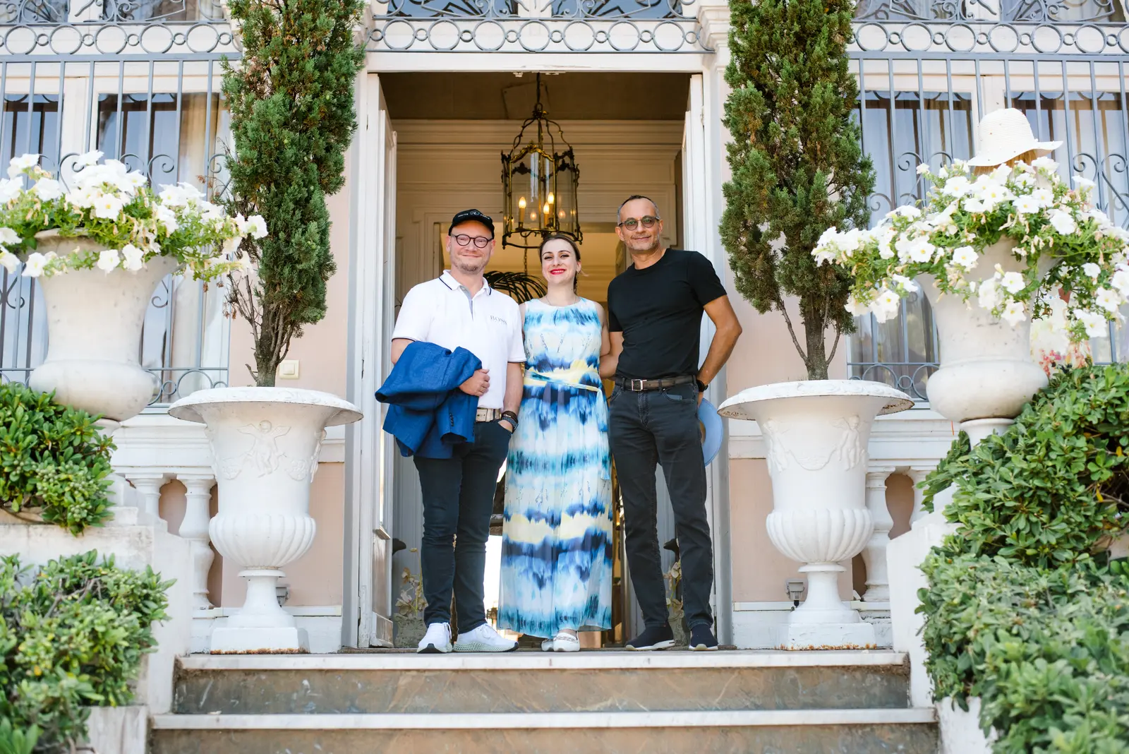 Joyful mood in event photography at a high-end conference