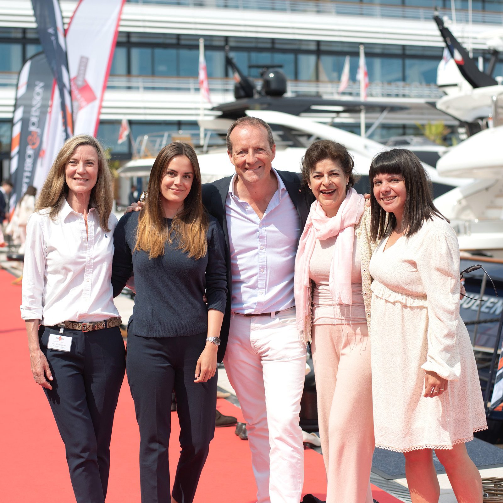 Soft light in event photography at a stylish French event