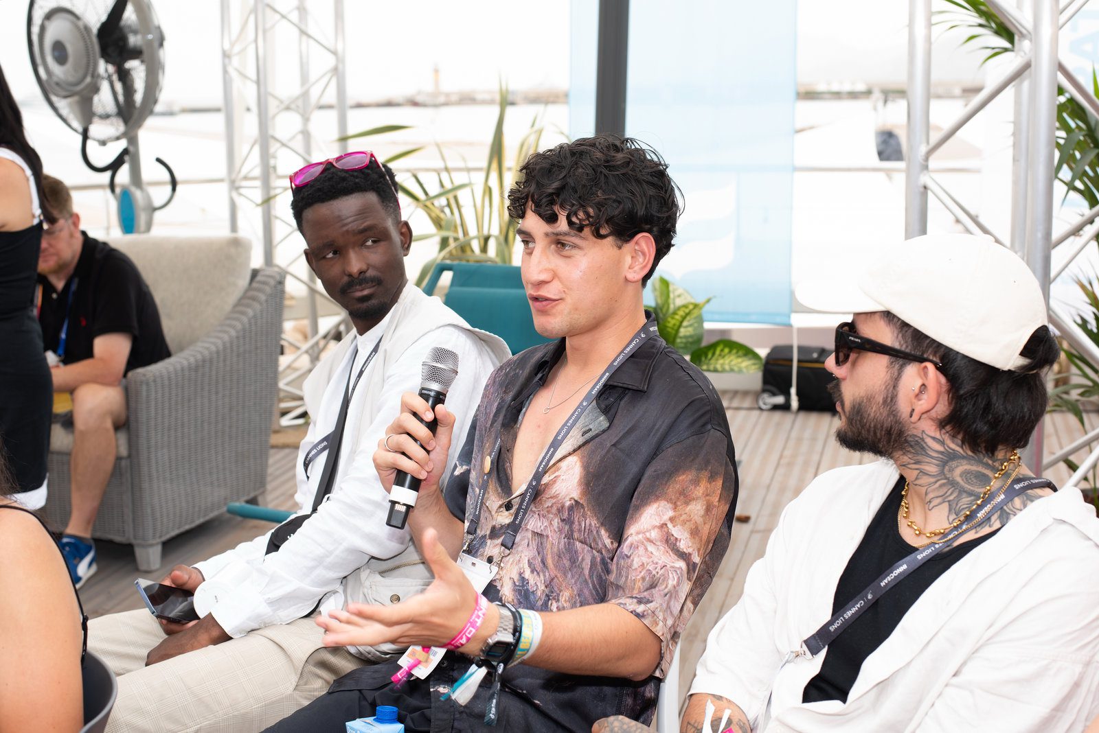 Fleeting glimpse in event photography at a vibrant Riviera gathering