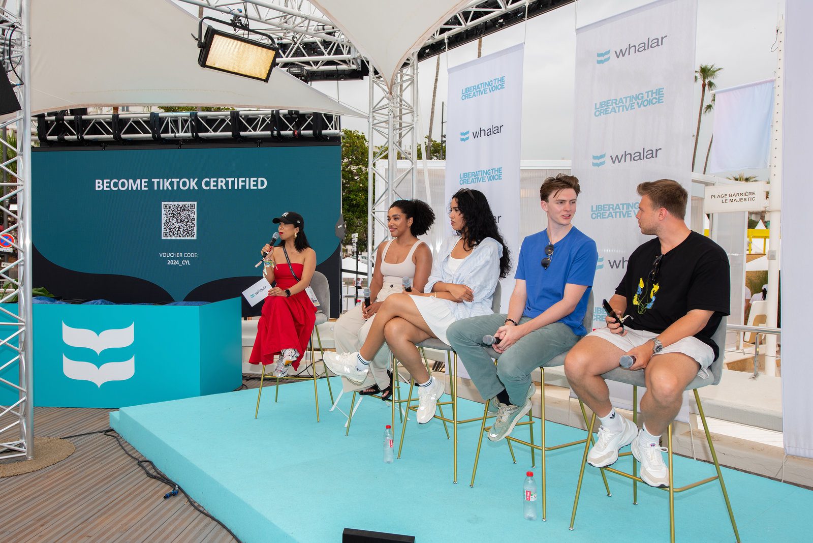 Memorable instant in event photography at a vibrant French Riviera event