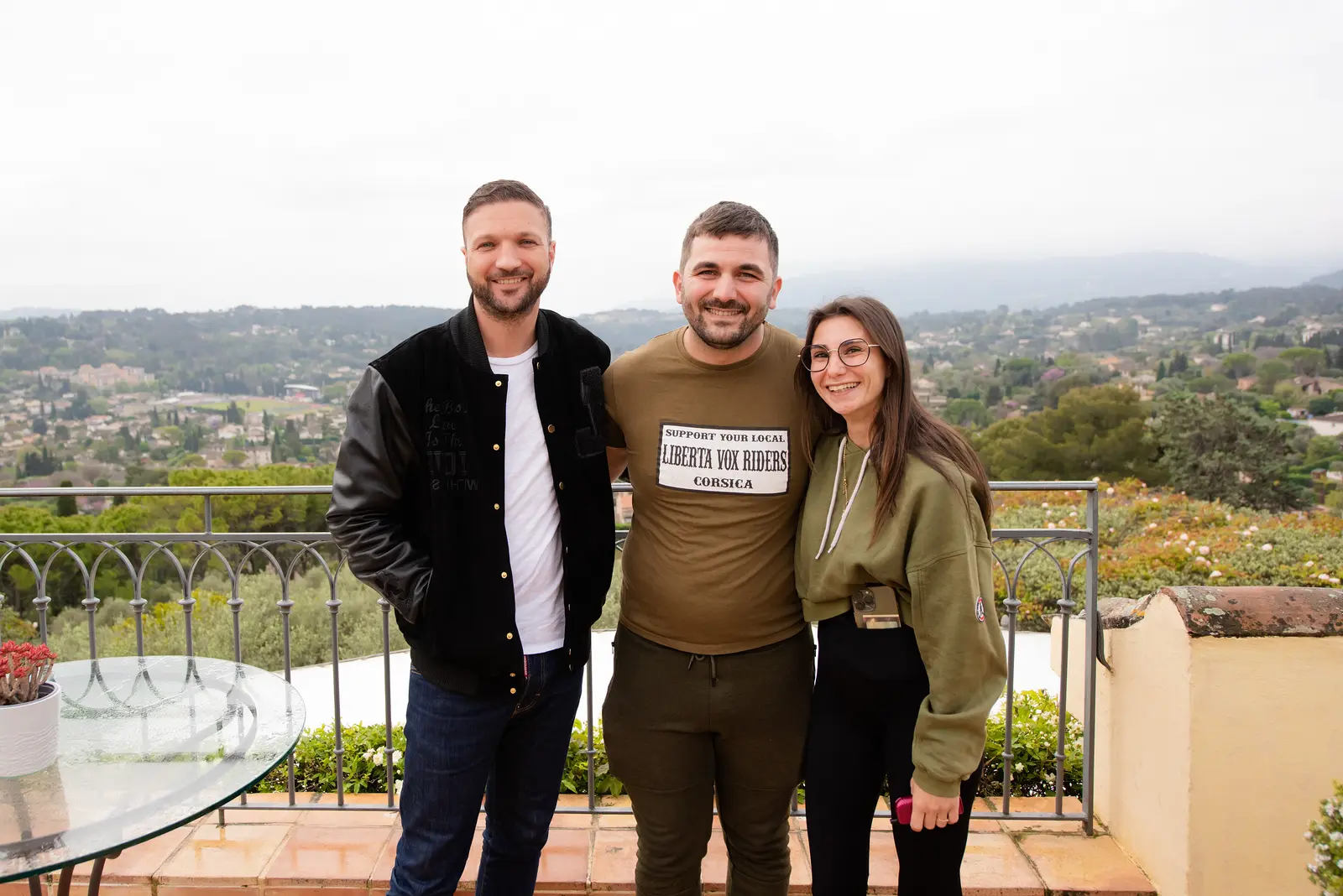 event-photography-fast-lane-drive-french-scene