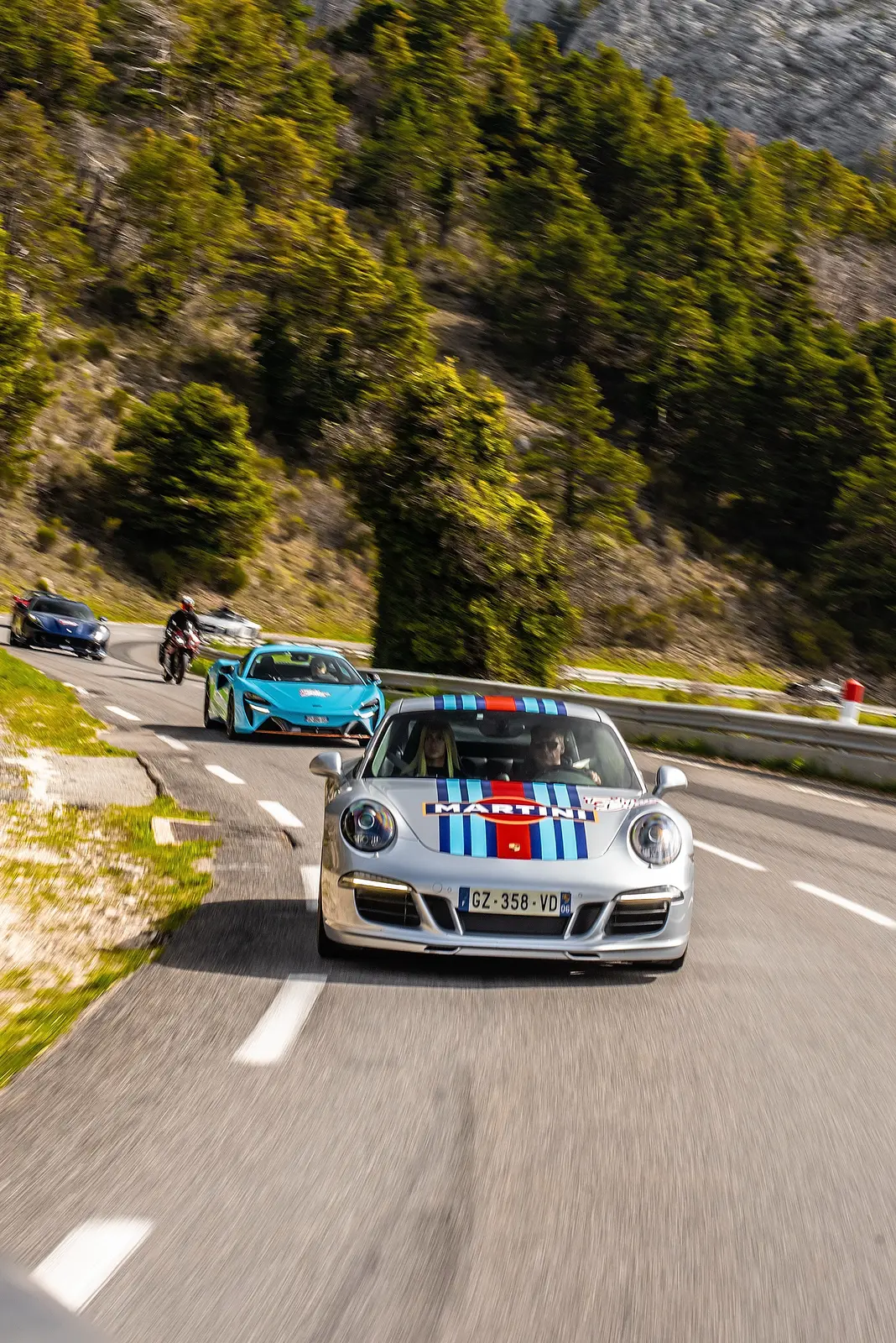 french-event-photography-fast-lane-drive-moment