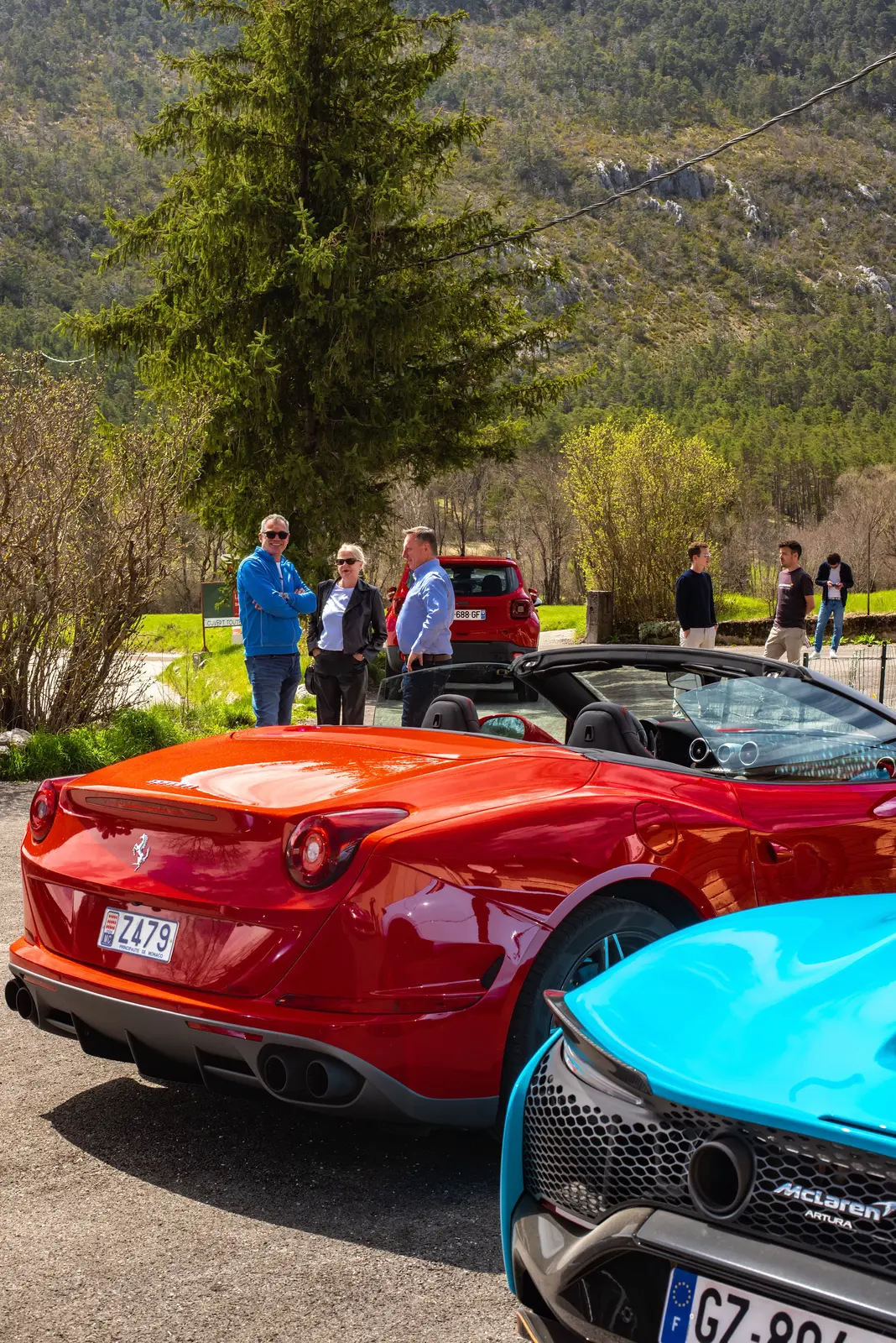 french-event-photography-fast-lane-drive-frame