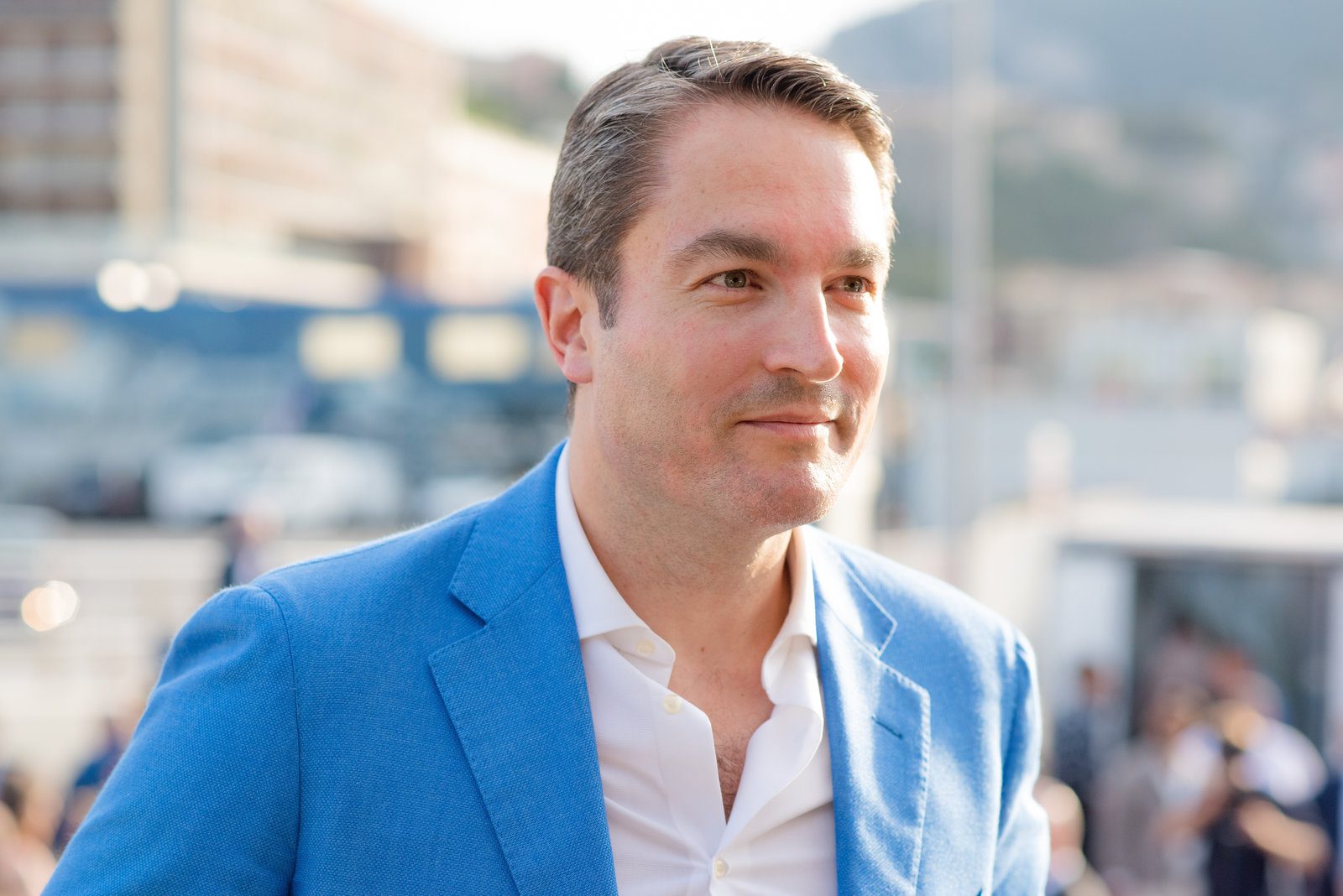 Vivid snapshot in event photography at a stylish French conference