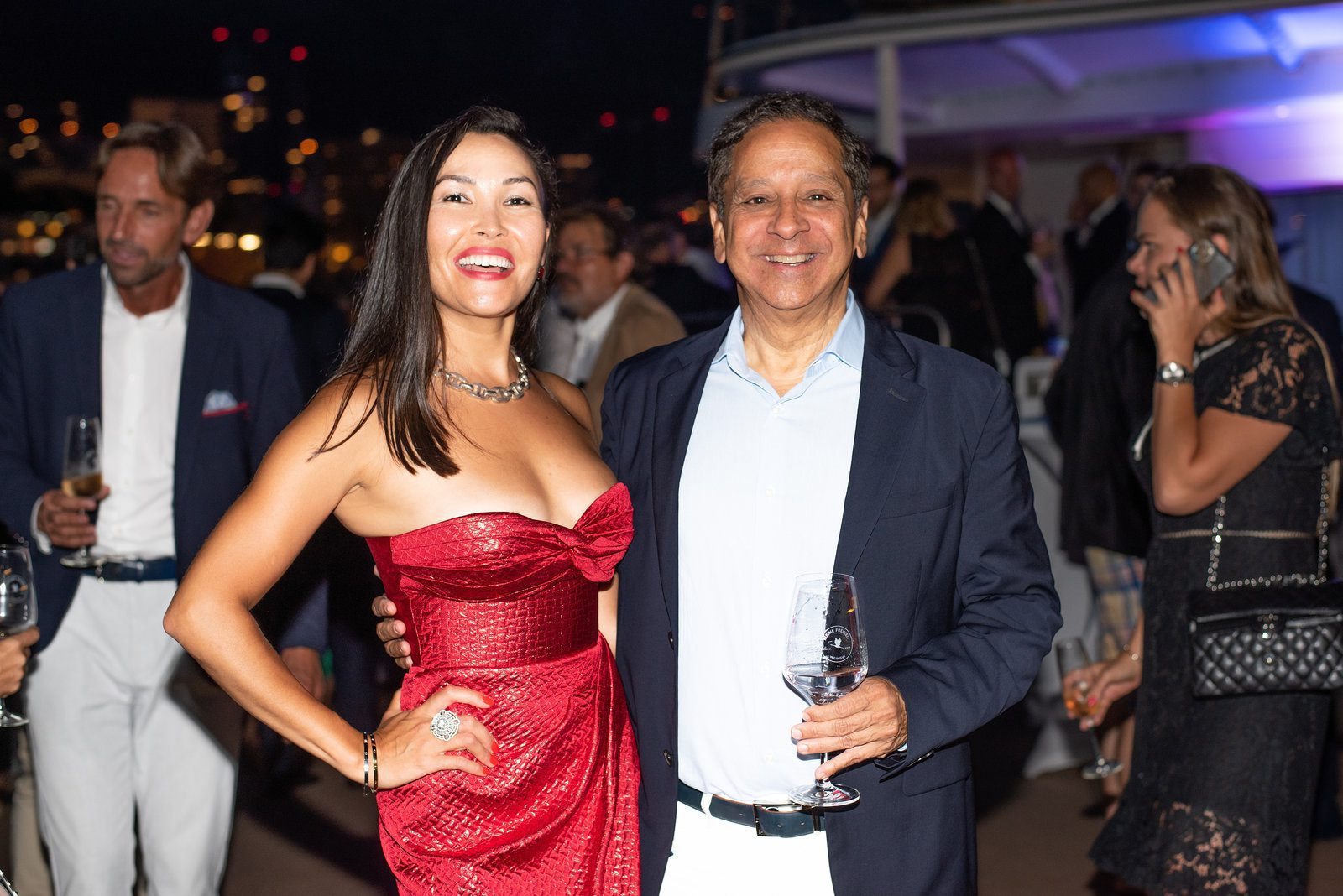 Memorable instant in event photography at a dynamic French forum