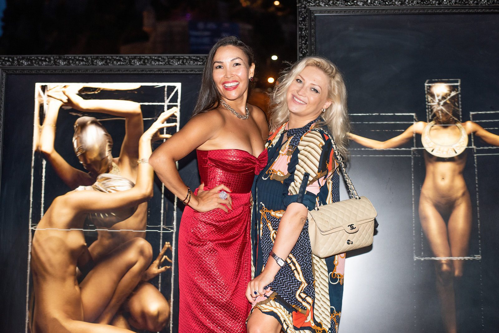 Dynamic perspective in event photography at a stylish French conference