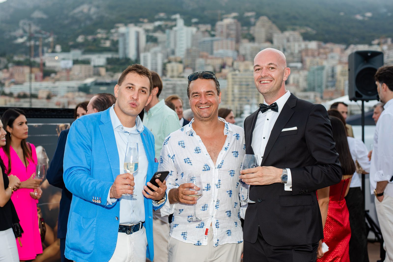 Unique viewpoint in event photography at a dynamic French forum