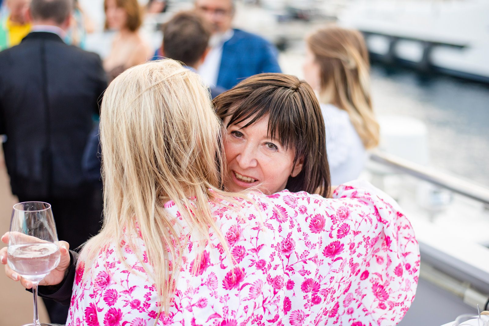 Fine detail in event photography at a dynamic French forum