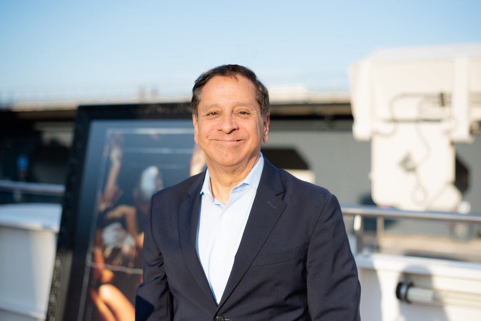 Energetic vibe in event photography at a stylish event