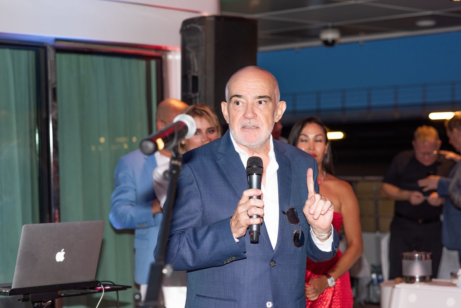 Stylish flair in event photography at a prestigious conference