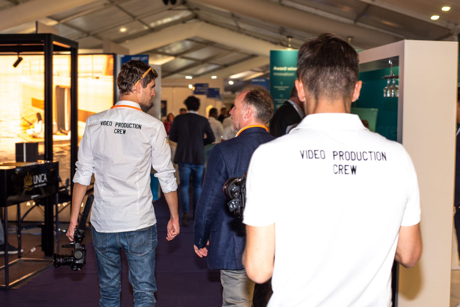 Artful composition in event photography at a luxurious yacht gathering