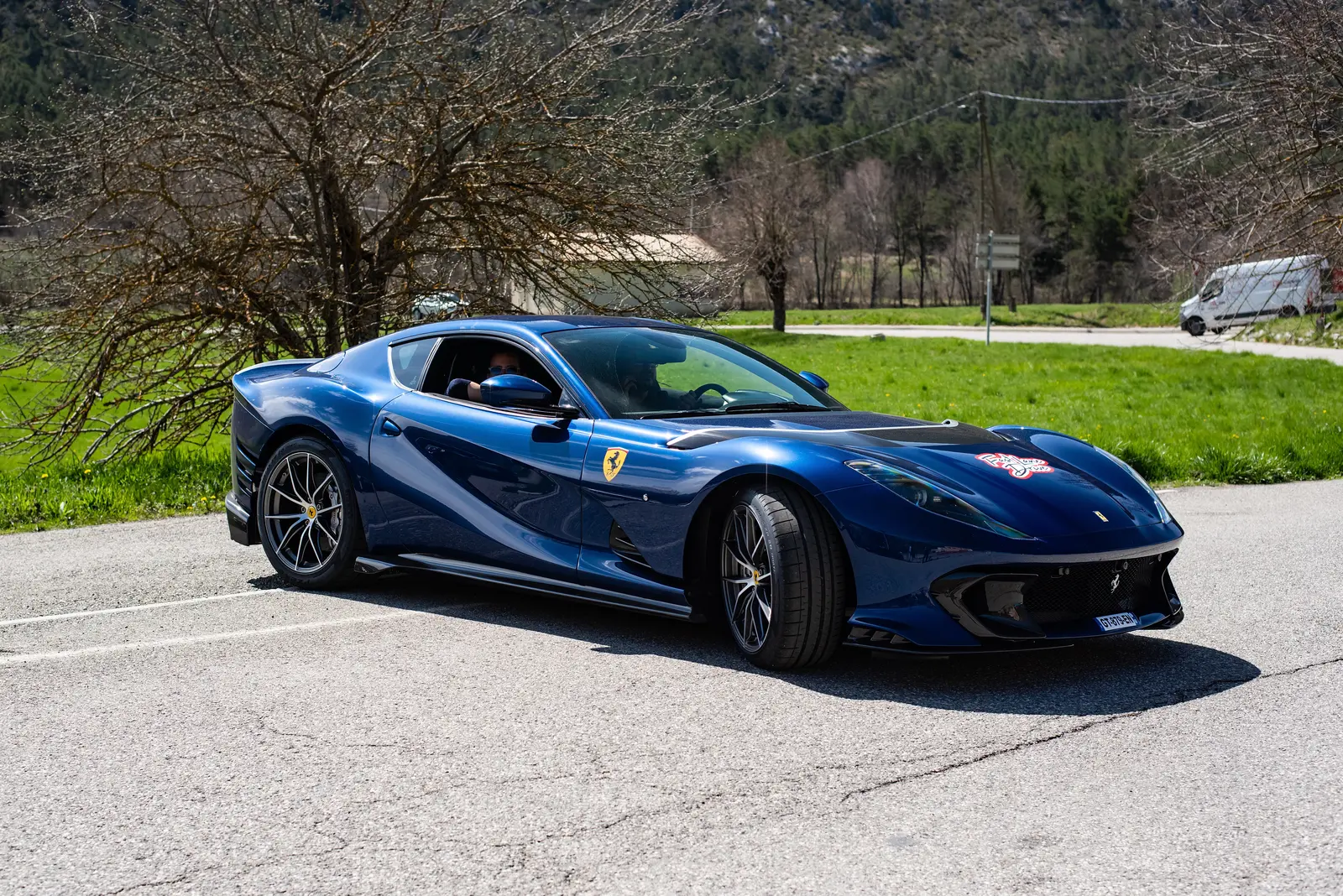 fast-lane-drive-french-event-photography-excitement