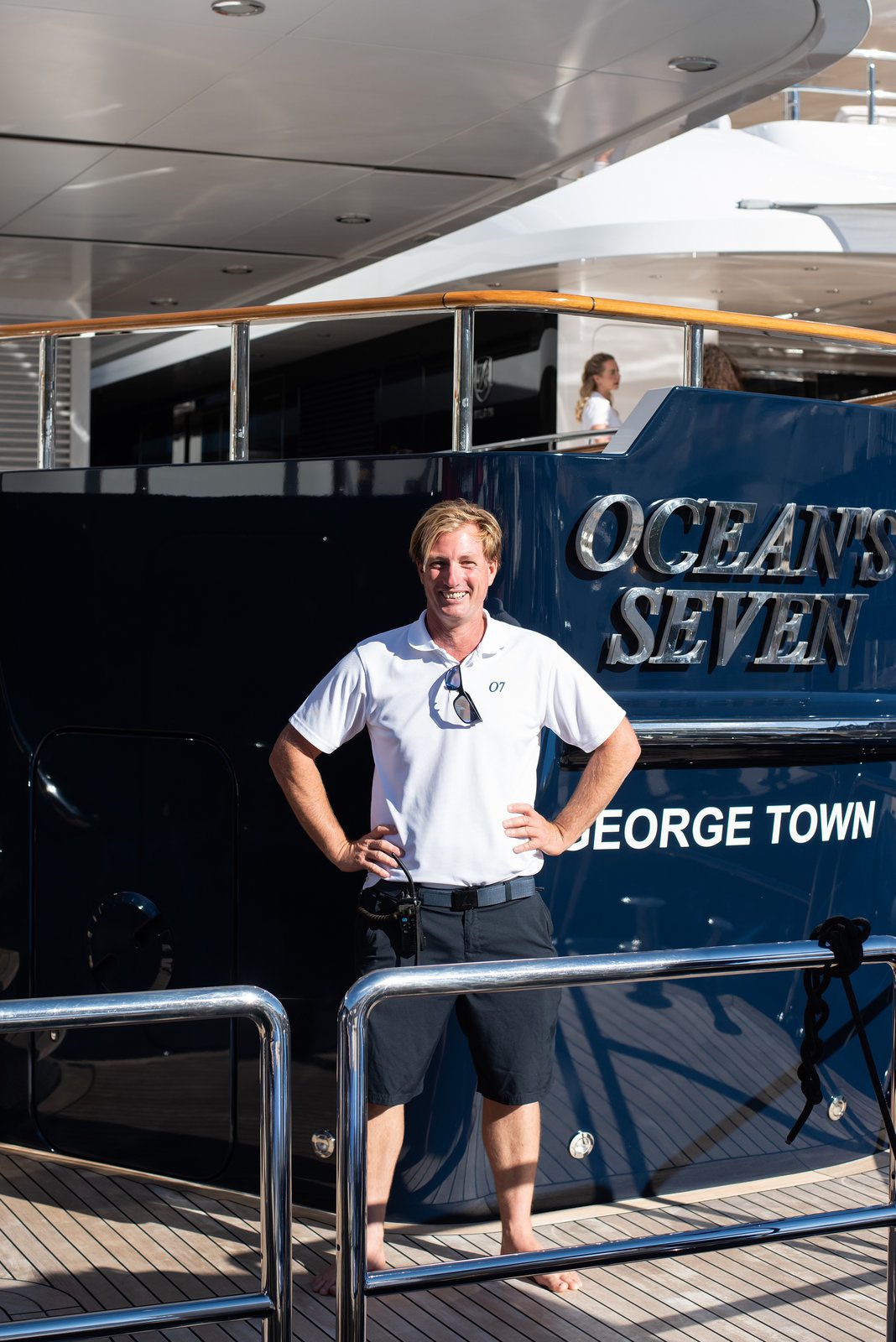 Electric buzz in event photography at a stylish French event