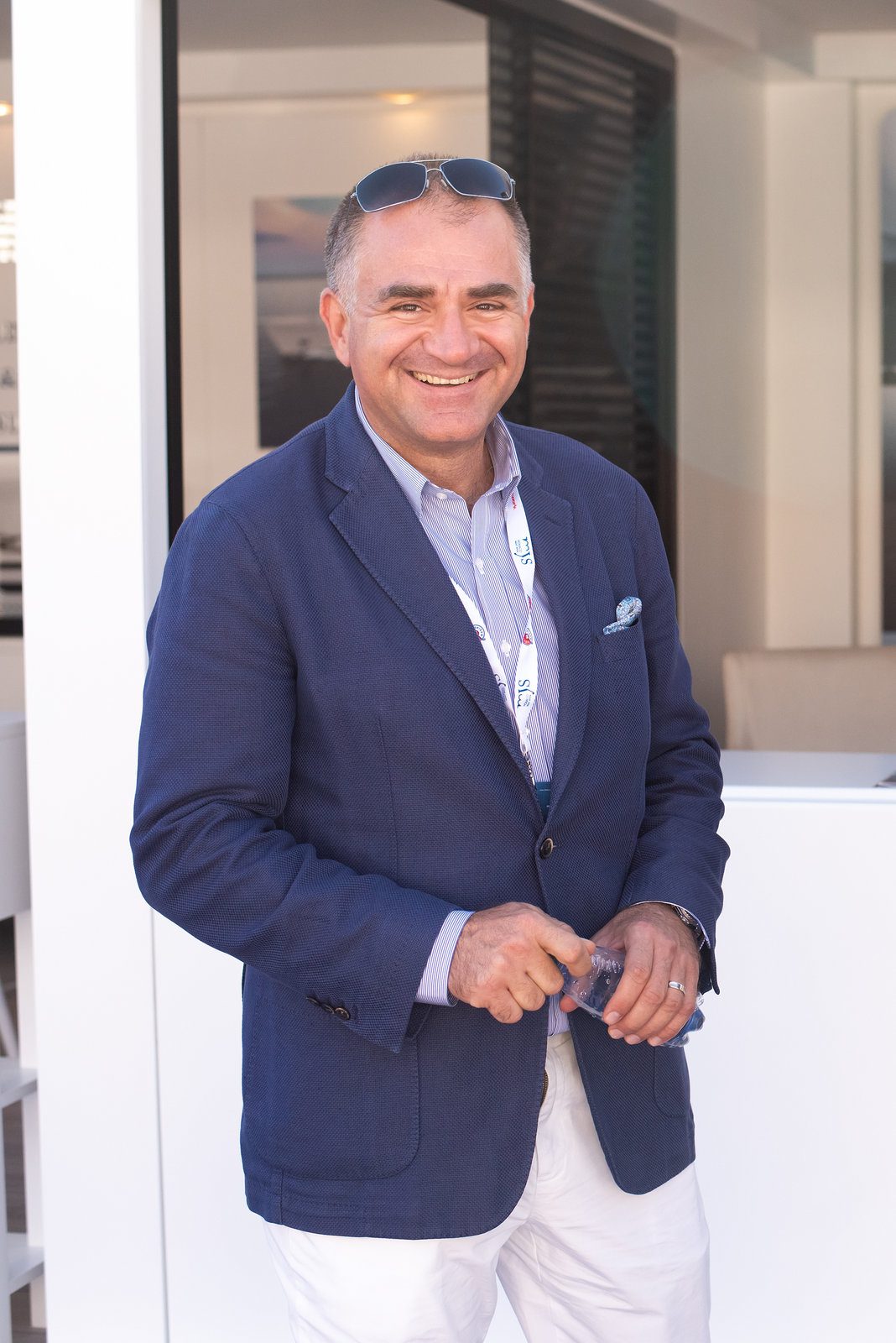 Vibrant vitality in event photography at a prestigious French event