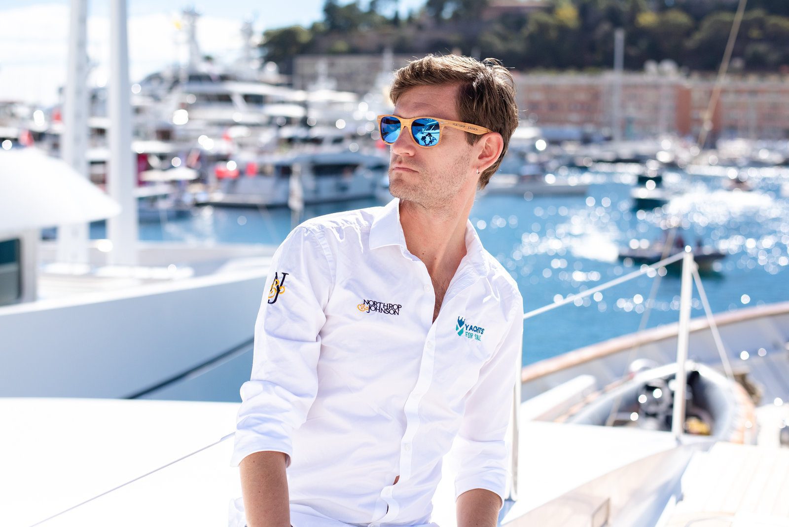 Lively zest in event photography at a luxurious yacht show