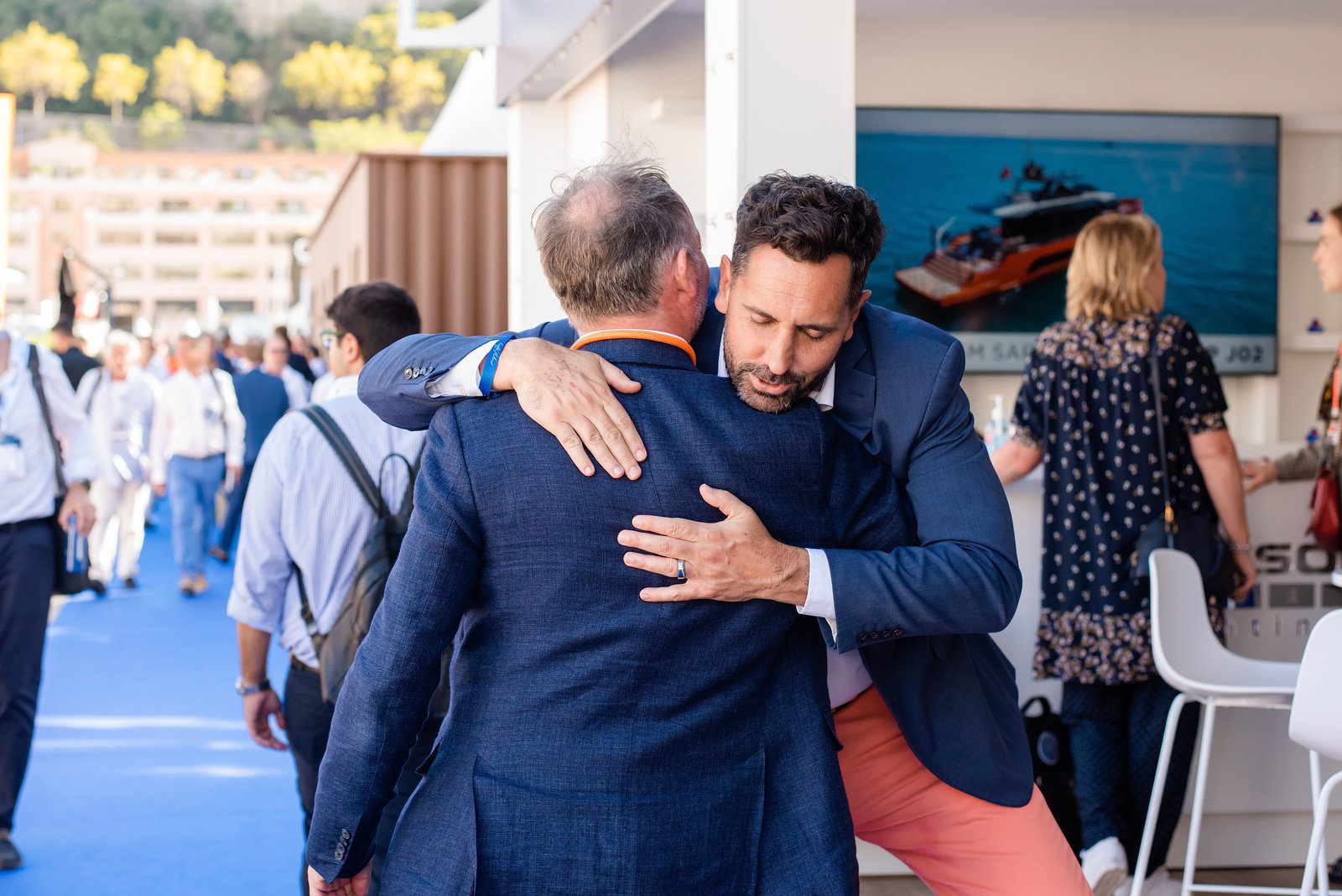 Artful composition in event photography at a luxurious yacht event