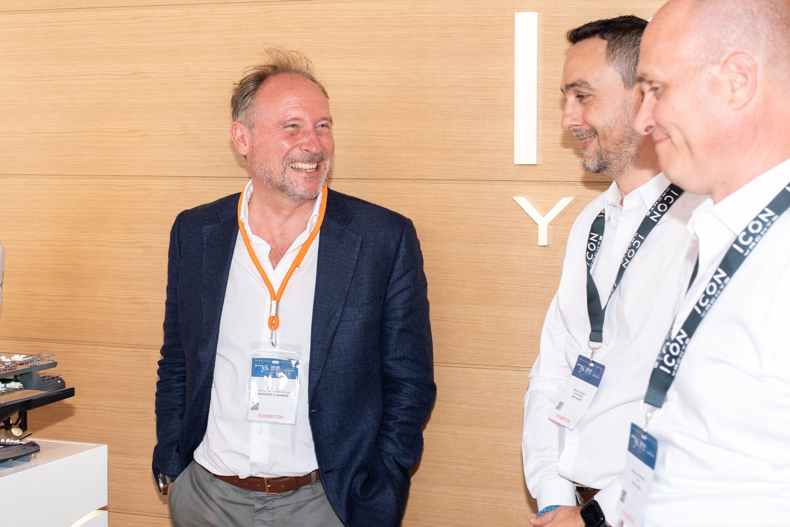 Charming allure in event photography at a stylish French show