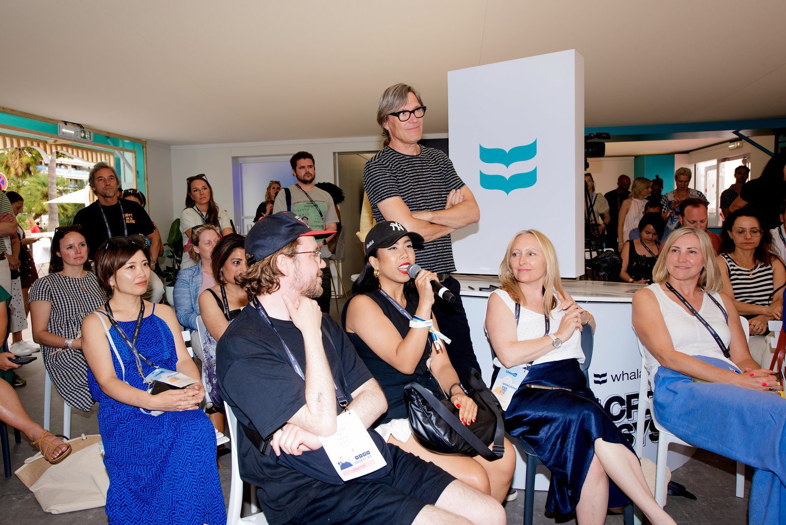 Soft light in event photography at a luxurious Riviera gathering