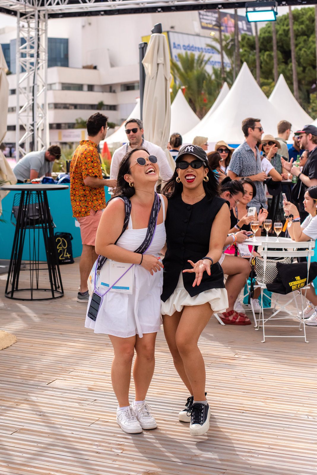 Rich hue in event photography at a vibrant coastal gathering