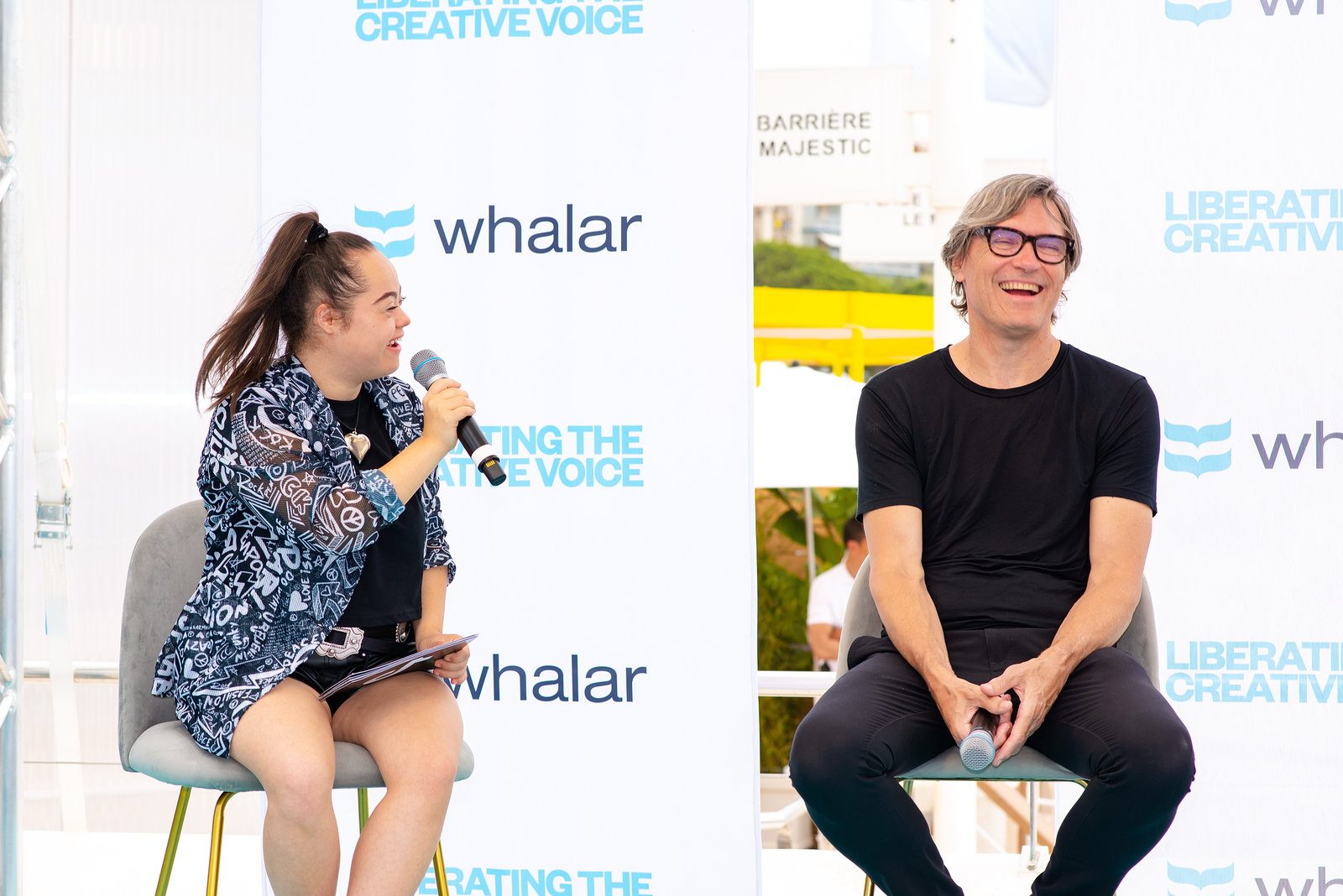 Vivid highlight in event photography at a stylish French Riviera show