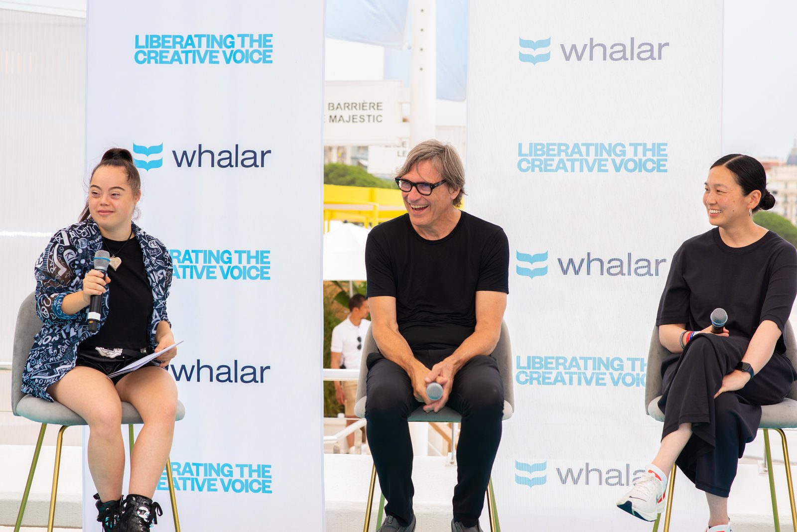 Radiant aura in event photography at a luxurious coastal gathering