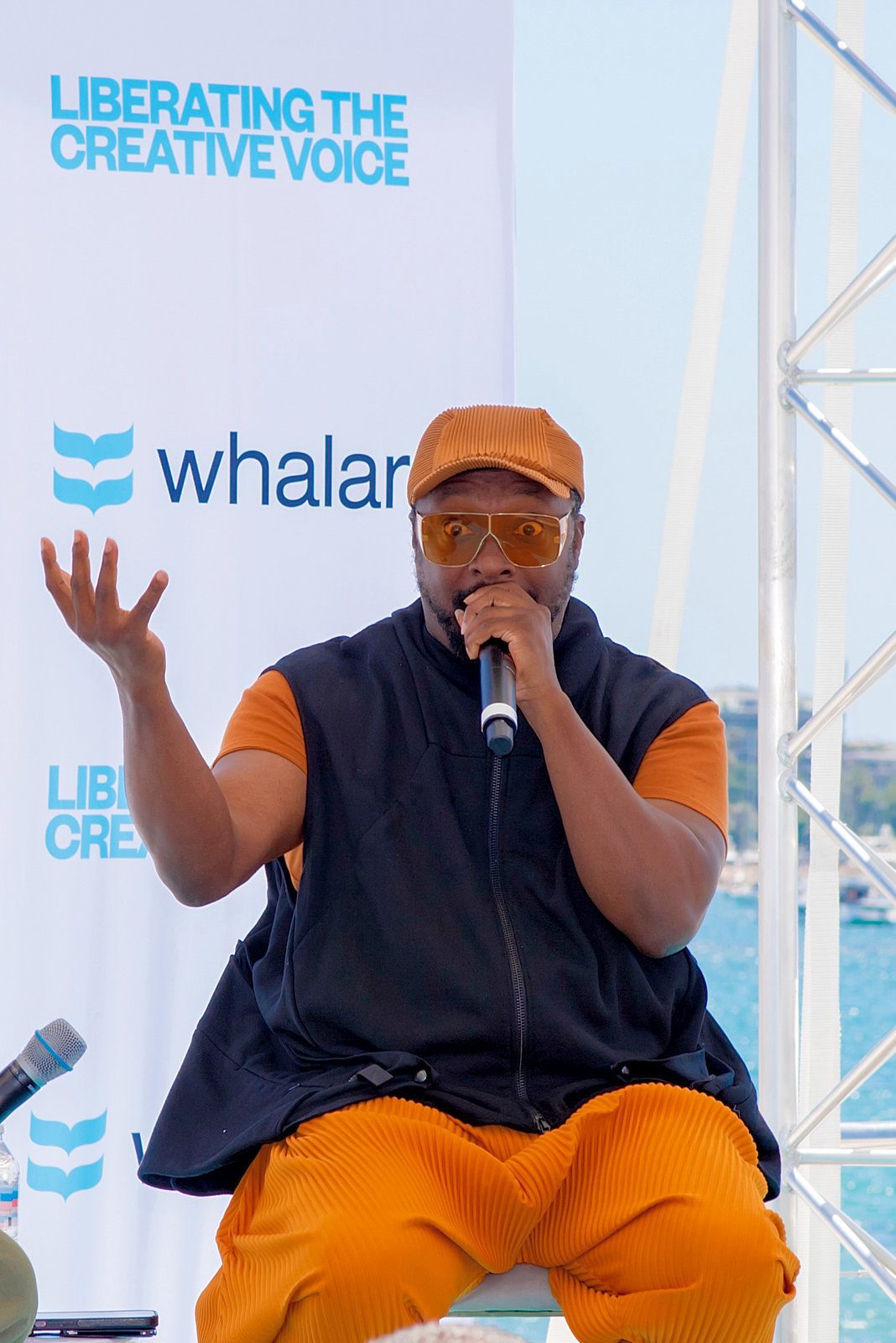 Thrilling moment in event photography at a luxurious French Riviera show