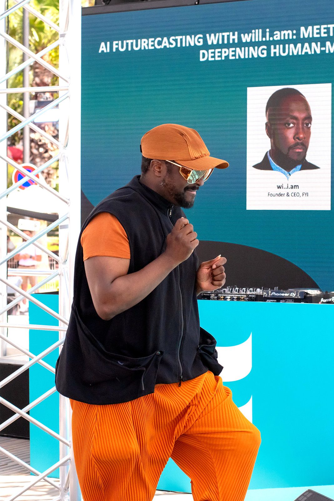 Glamorous moment in event photography at a vibrant coastal event