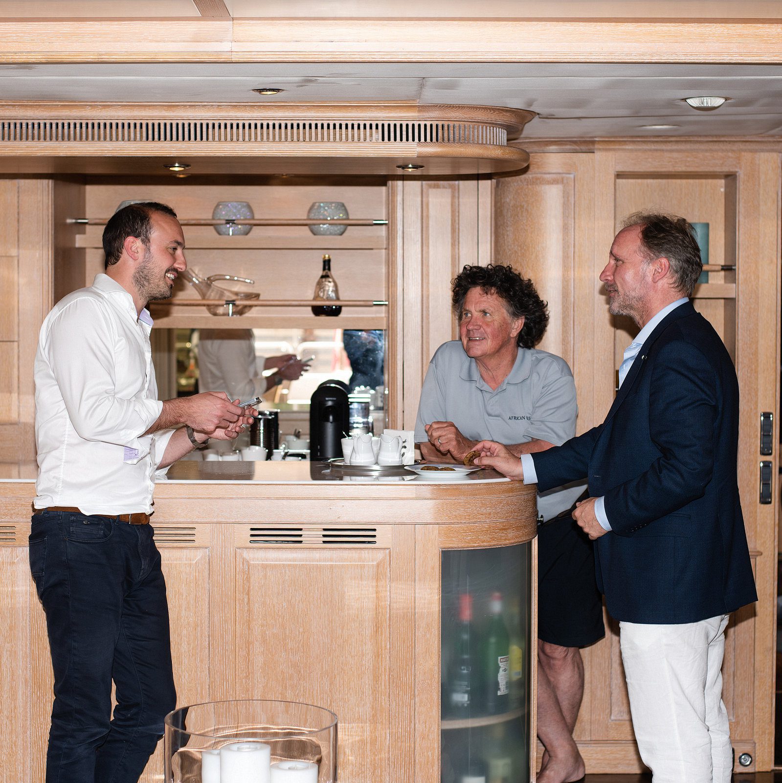 Electric buzz in event photography at a vibrant French gathering