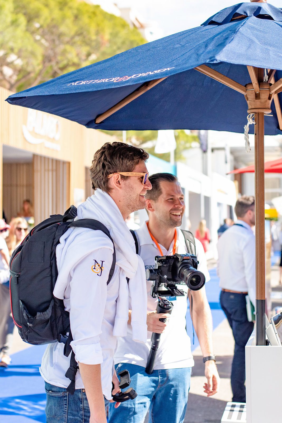 Electric buzz in event photography at a luxurious French gathering