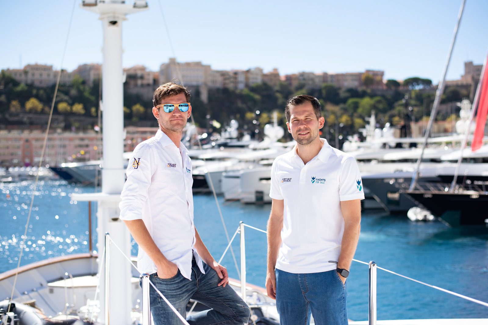 Vibrant vitality in event photography at a prestigious French show