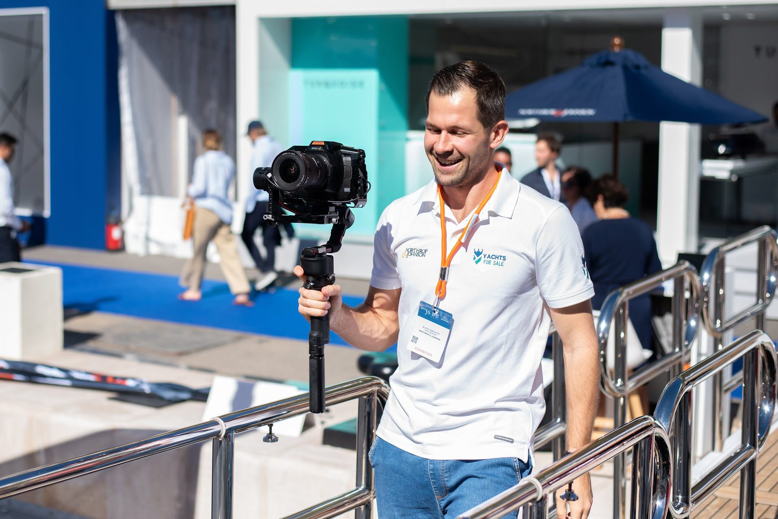 Fiery fervor in event photography at a stylish yacht event