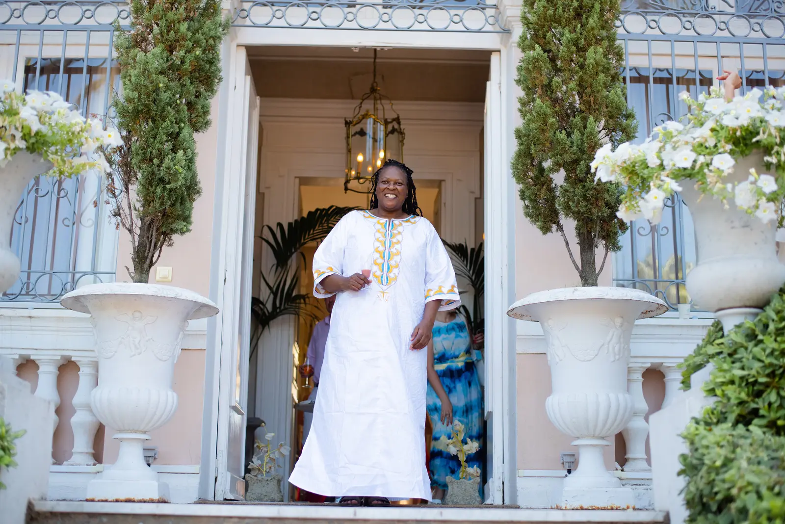 Poised grace in event photography at a high-profile event