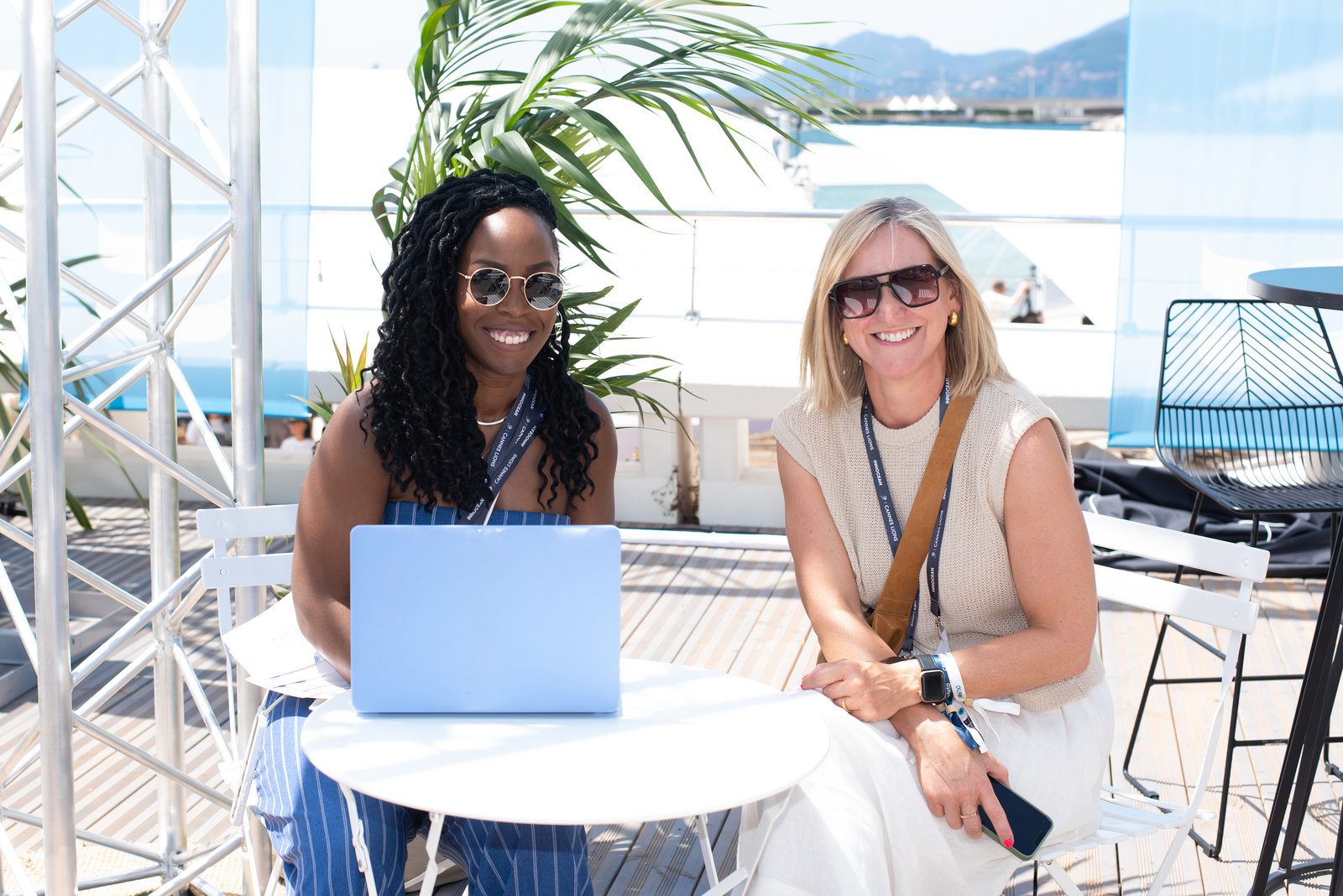 Stylish flair in event photography at a luxurious coastal gathering