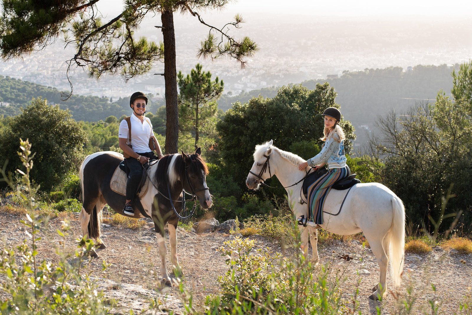 Romantic vacation photography French Riviera capturing love story moments and intimate couple experiences