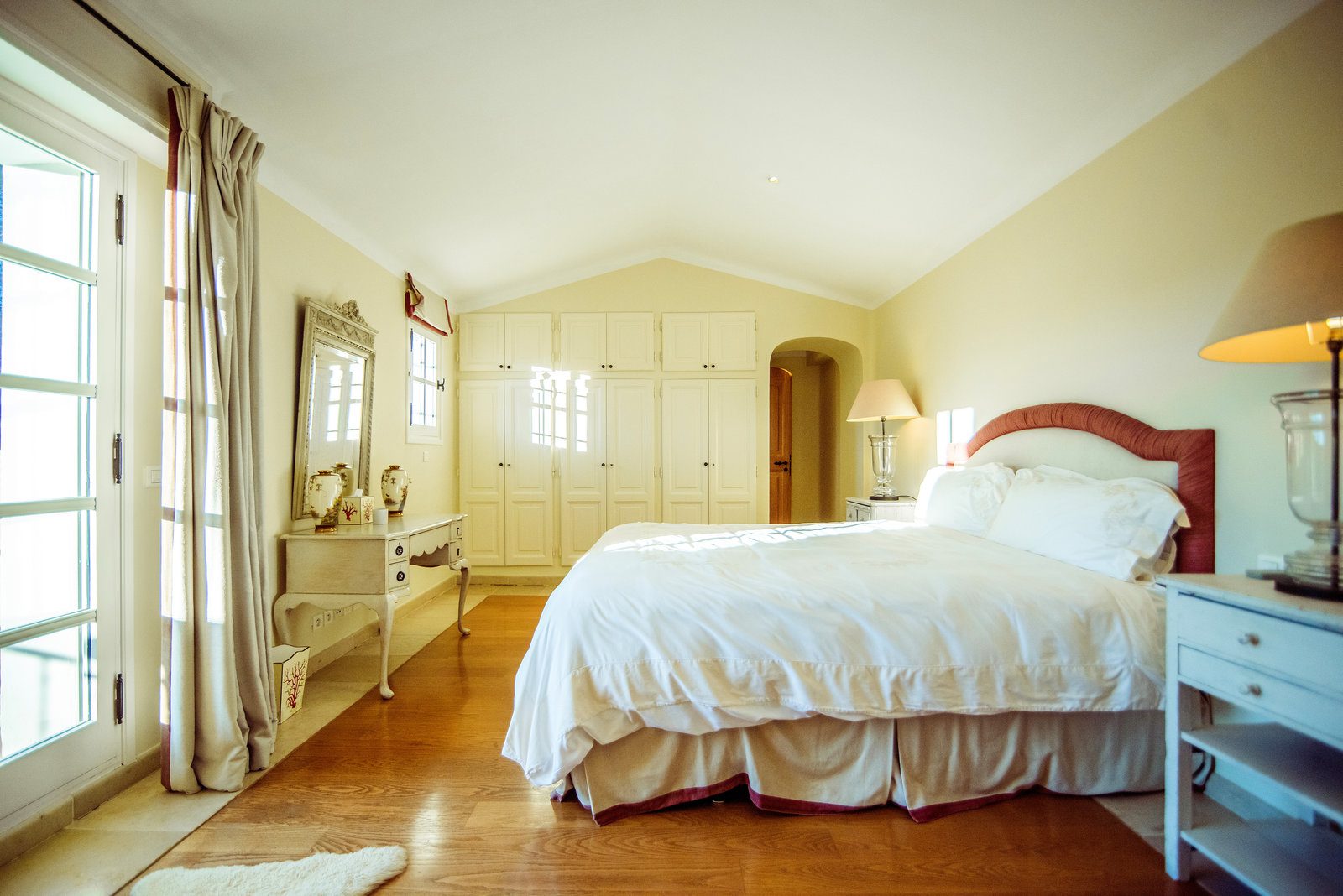 Elegant real estate photography French Riviera featuring luxury villa showcase and high-end property details