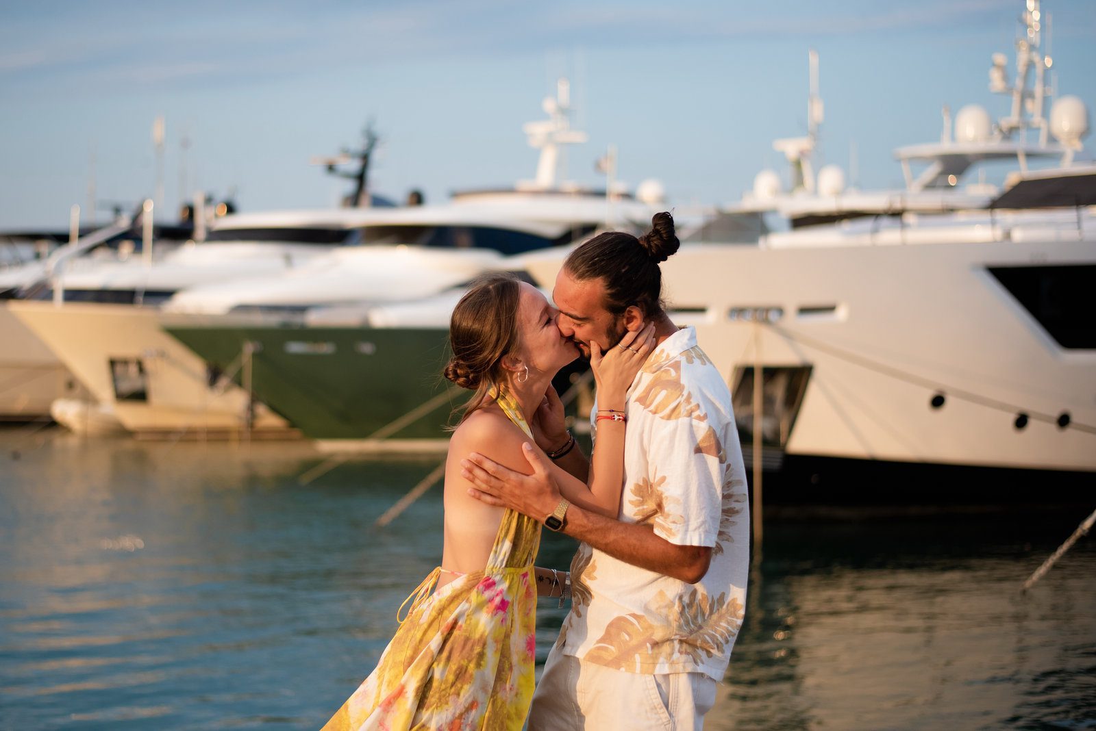 Inspiring vacation photography French Riviera featuring Antibes sunrise moments and dawn beauty