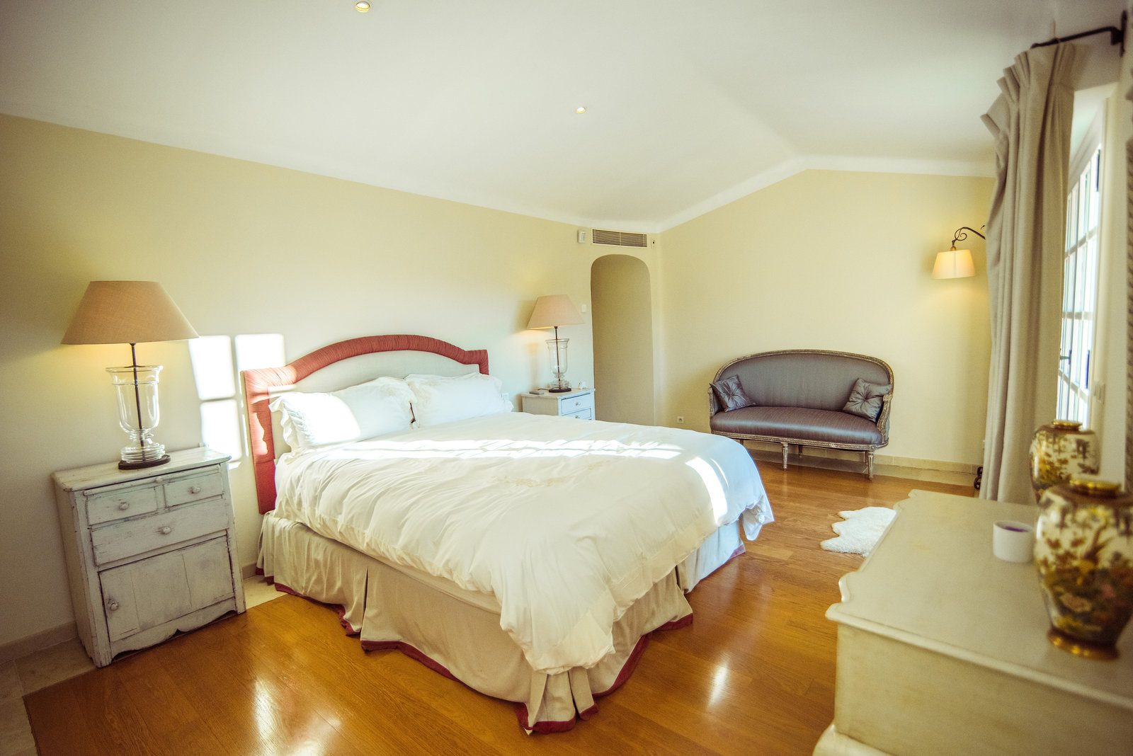 Beautiful real estate photography French Riviera featuring luxury villa listings and premium property showcase