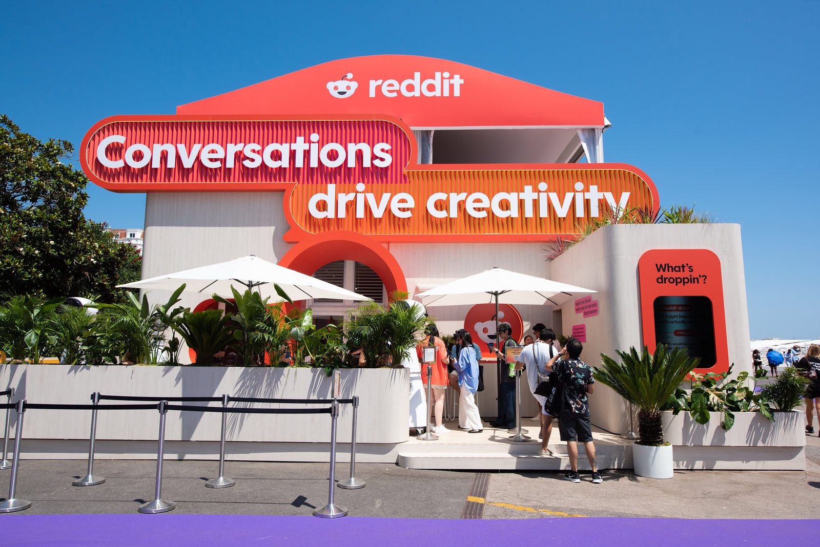 Impressive event photography French Riviera displaying Toptal Marketing corporate networking and business events